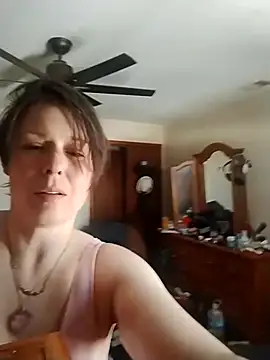 Snapshot of KatieBARBiE98 chatting on 02-14-26, 03:53 KatieBARBiE98 online show from 02-14-26, 03:53