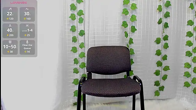 Madeleine  w online show from 03-05-25, 11:38