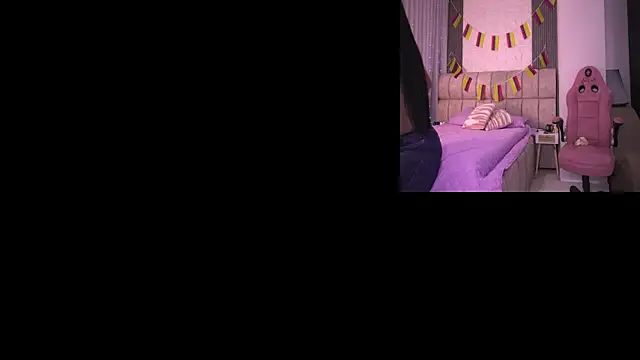 Snapshot of Godess_Scarlett77 chatting on 06-19-26, 03:11 Godess Scarlett77 online show from 06-19-26, 03:11