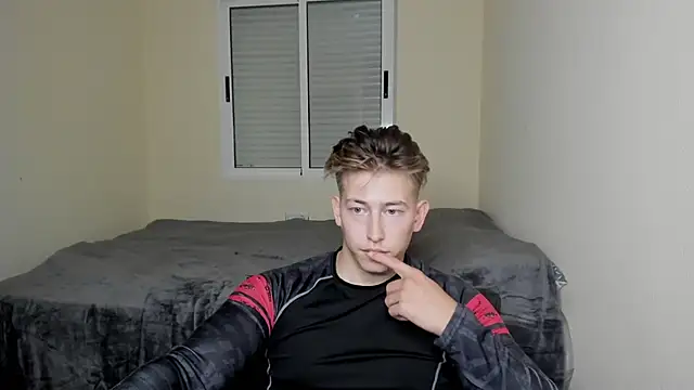 Snapshot of Findom_alpha chatting on 12-15-24, 10:26 Findom alpha online show from 12-15-24, 10:26