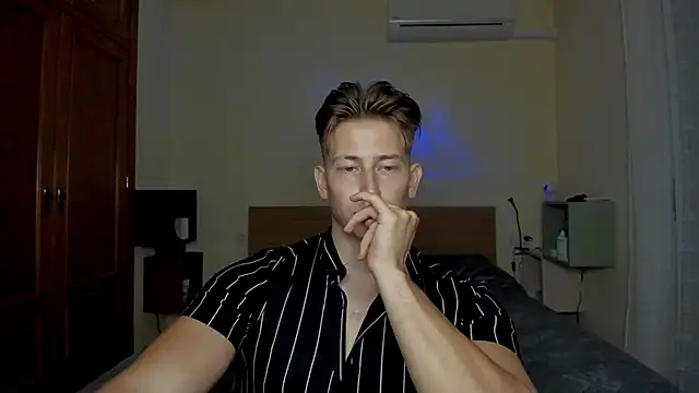 Snapshot of Findom_alpha chatting on 02-16-25, 07:49 Findom alpha online show from 02-16-25, 07:49