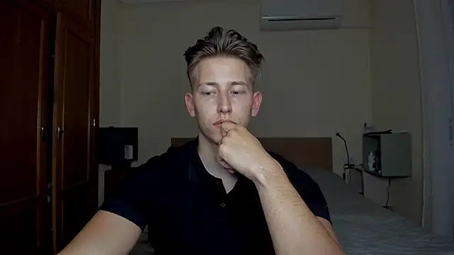 Snapshot of Findom_alpha chatting on 02-21-25, 10:04 Findom alpha online show from 02-21-25, 10:04