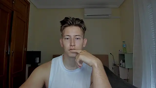 Snapshot of Findom_alpha chatting on 02-27-25, 11:41 Findom alpha online show from 02-27-25, 11:41