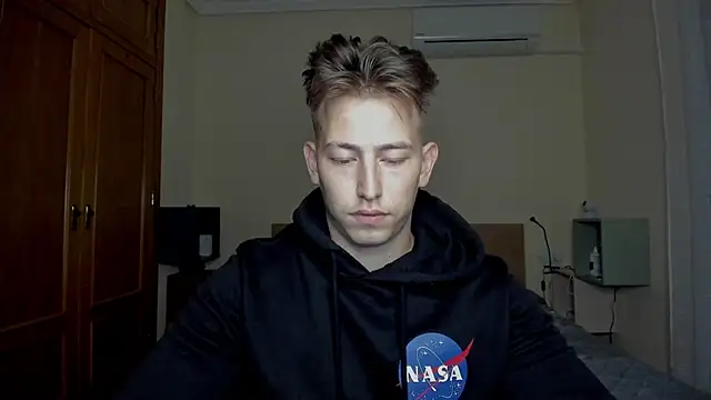 Snapshot of Findom_alpha chatting on 03-01-25, 07:48 Findom alpha online show from 03-01-25, 07:48