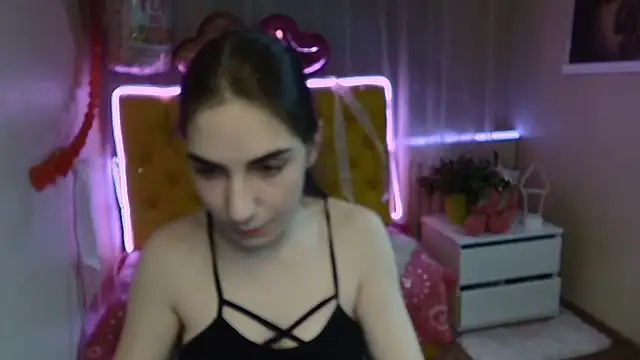 Snapshot of NikaStark_ chatting on 03-11-25, 07:36 NikaStark online show from 03-11-25, 07:36