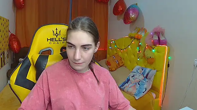 Snapshot of NikaStark_ chatting on 03-17-25, 07:15 NikaStark online show from 03-17-25, 07:15