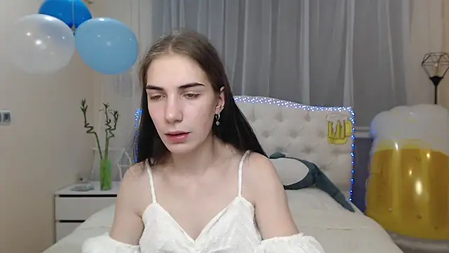 Snapshot of NikaStark_ chatting on 09-18-25, 06:37 NikaStark online show from 09-18-25, 06:37