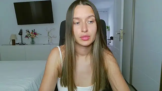 Snapshot of Submissive_love chatting on 10-27-25, 01:26 Submissive love online show from 10-27-25, 01:26
