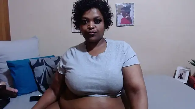 HotCurvyAssx38 online show from 01-05-25, 01:35