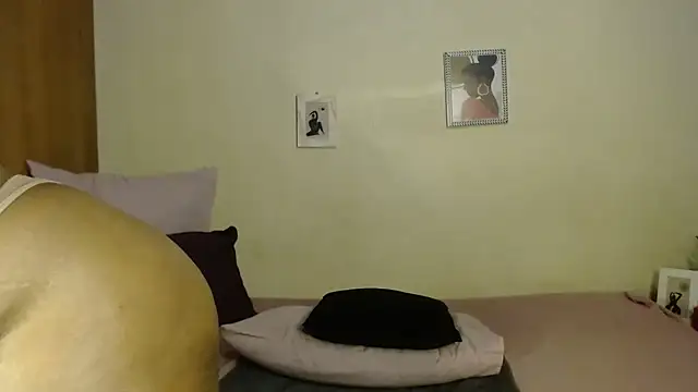 HotCurvyAssx38 online show from 01-23-25, 03:37