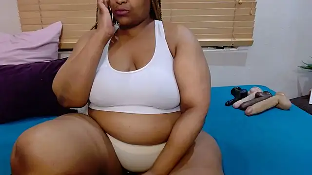 HotCurvyAssx38 online show from 09-22-25, 07:54