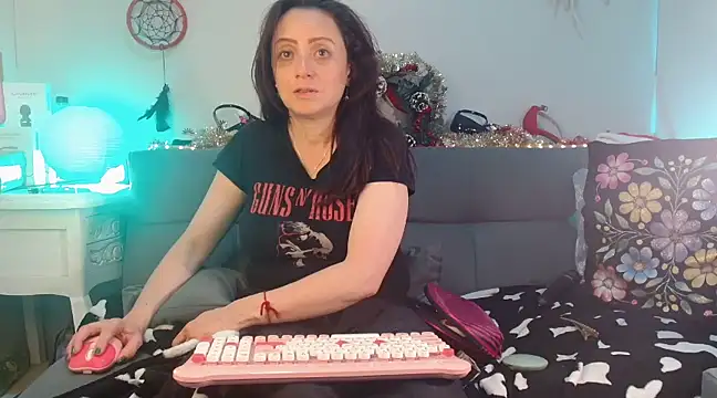 catalinamommyx online show from 12-31-24, 01:41