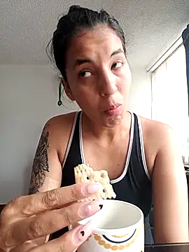 Bonny Klote online show from 02-24-25, 01:42