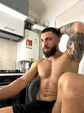 LoveIsBlind  online show from 10-16-25, 03:18