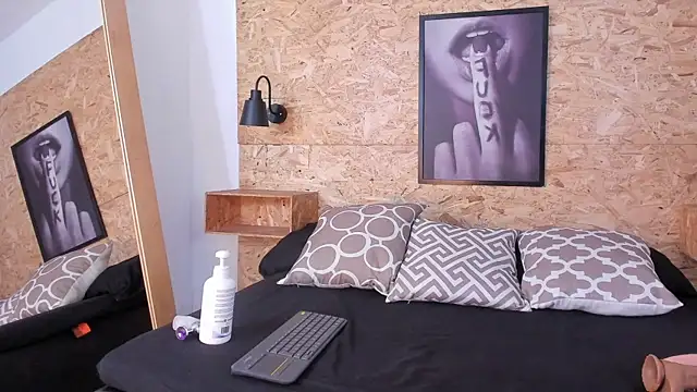 Elizabeth Santos online show from 03-19-25, 10:09