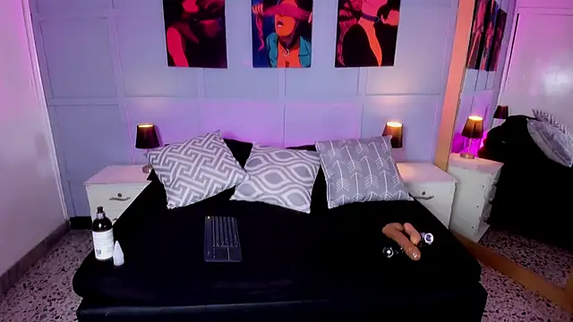 Elizabeth Santos online show from 10-17-25, 08:11