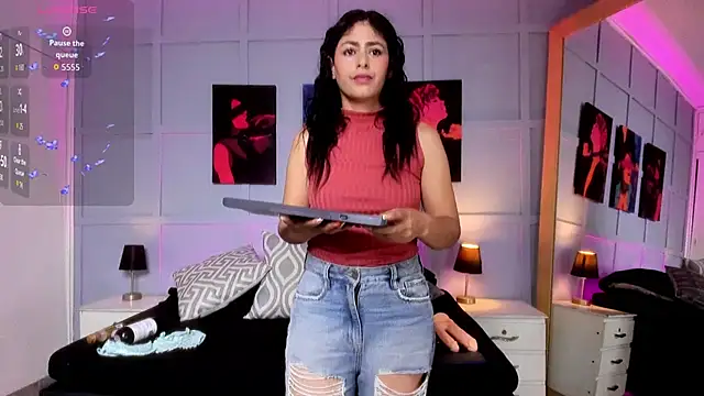 Elizabeth Santos online show from 11-27-25, 04:36