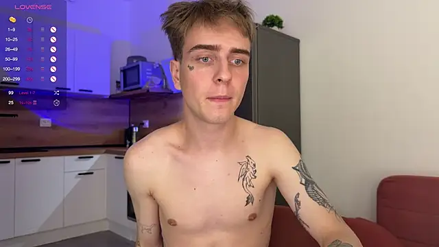 Snapshot of Marcus_Lovrov chatting on 10-18-25, 01:23 Marcus Lovrov online show from 10-18-25, 01:23