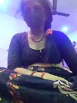Snapshot of Hot_priya2 chatting on 12-11-24, 02:22 Hot priya2 online show from 12-11-24, 02:22