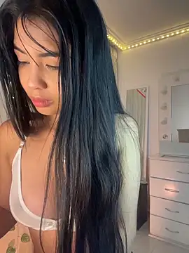 Snapshot of lina_pink chatting on 03-22-26, 04:38 lina pink online show from 03-22-26, 04:38