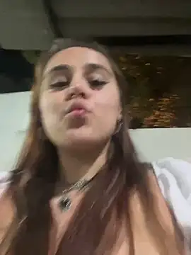 Snapshot of evy_orange1 chatting on 01-01-25, 05:43 evy orange1 online show from 01-01-25, 05:43