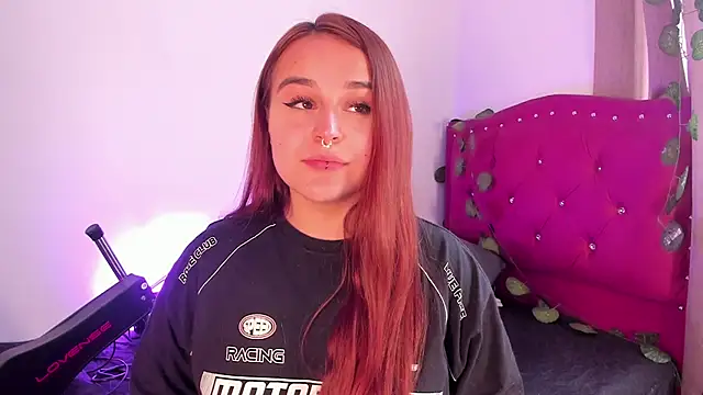 Snapshot of evy_orange1 chatting on 01-28-25, 05:46 evy orange1 online show from 01-28-25, 05:46