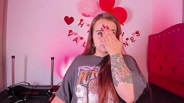 Snapshot of evy_orange1 chatting on 02-12-25, 04:44 evy orange1 online show from 02-12-25, 04:44