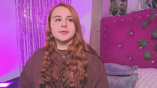 Snapshot of evy_orange1 chatting on 09-10-25, 12:32 evy orange1 online show from 09-10-25, 12:32