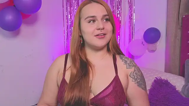 Snapshot of evy_orange1 chatting on 09-19-25, 01:18 evy orange1 online show from 09-19-25, 01:18