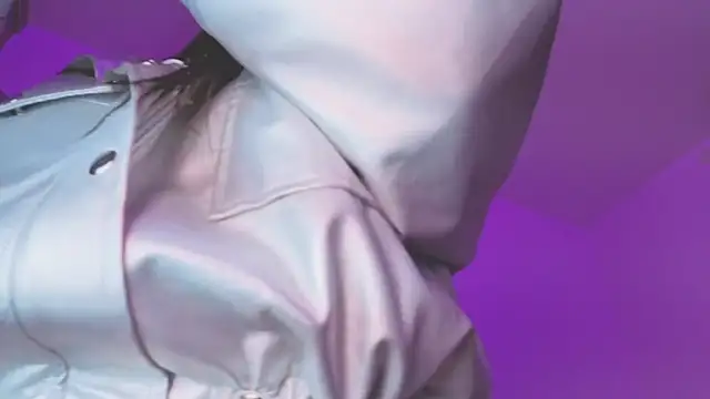 Snapshot of evy_orange1 chatting on 10-11-25, 01:05 evy orange1 online show from 10-11-25, 01:05