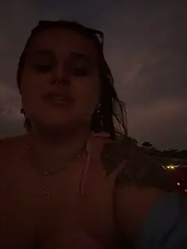 Snapshot of evy_orange1 chatting on 10-26-25, 11:20 evy orange1 online show from 10-26-25, 11:20