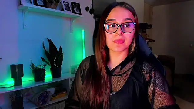 evy orange1 online show from 03-25-26, 12:05