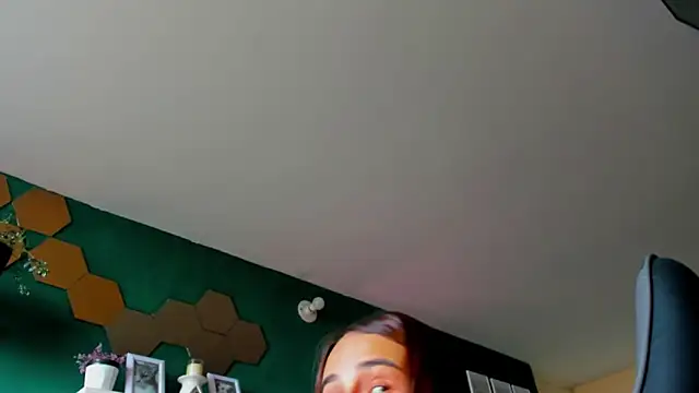 evy orange1 online show from 05-08-26, 04:23