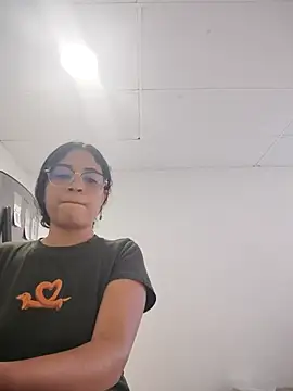 DAFNNEE ROSS online show from 10-29-25, 02:30