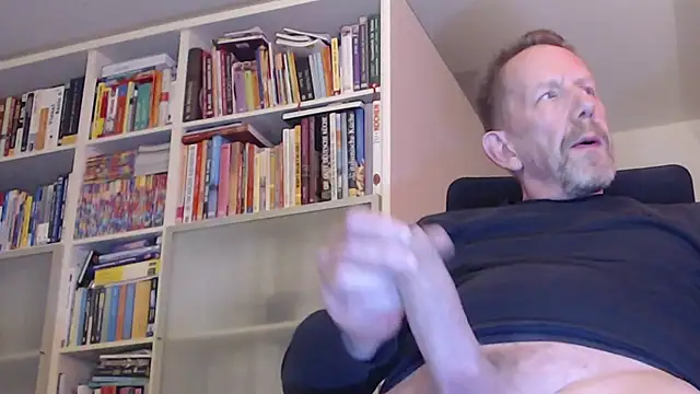 Snapshot of BennyK72 chatting on 02-24-25, 09:53 BennyK72 online show from 02-24-25, 09:53