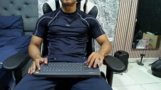 chriss jones1 online show from 05-15-26, 12:17