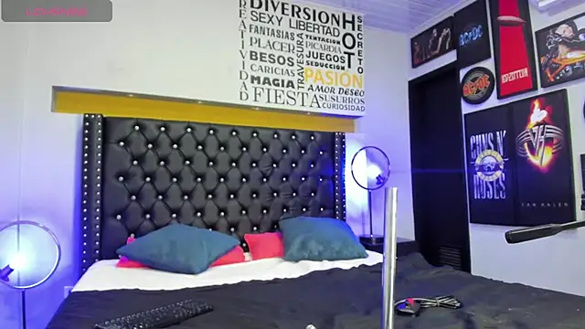 Snapshot of MADISSONLOVE_ chatting on 01-14-25, 12:14 MADISSONLOVE online show from 01-14-25, 12:14