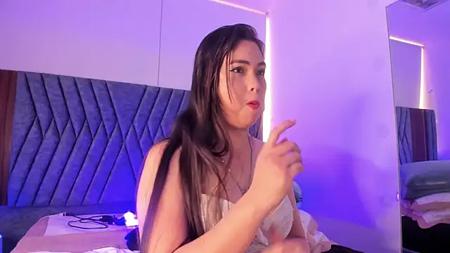 Snapshot of MADISSONLOVE_ chatting on 01-28-25, 03:14 MADISSONLOVE online show from 01-28-25, 03:14