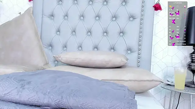 Snapshot of Katalella_murillo chatting on 02-18-25, 06:37 Katalella murillo online show from 02-18-25, 06:37