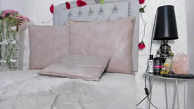 Snapshot of Katalella_murillo chatting on 02-25-25, 06:14 Katalella murillo online show from 02-25-25, 06:14