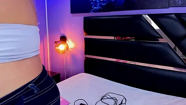 Emma monserrat online show from 06-19-26, 11:36