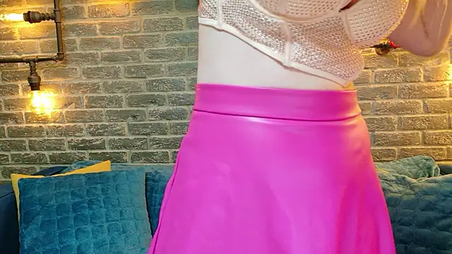 LisaCaprice online show from 01-17-26, 05:23