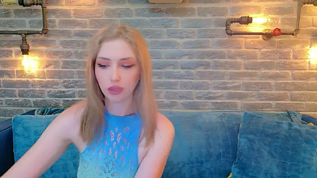 LisaCaprice online show from 06-23-26, 03:59