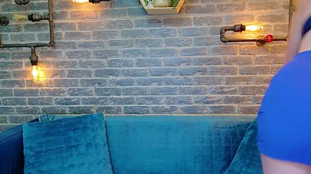 LisaCaprice online show from 07-18-26, 04:05