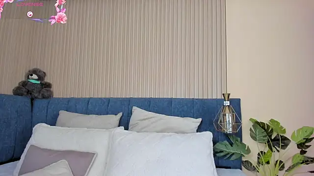 kathecute   online show from 11-23-25, 01:38