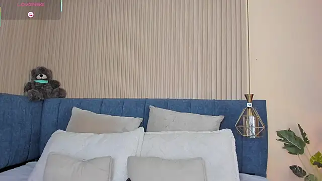 kathecute   online show from 11-30-25, 01:42