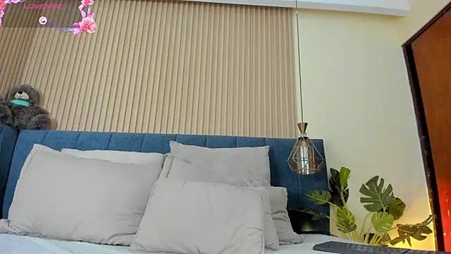 kathecute   online show from 05-10-26, 01:49