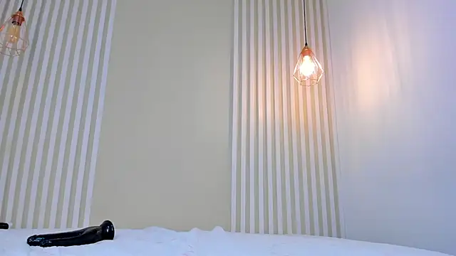 annawelk  online show from 02-01-25, 03:28