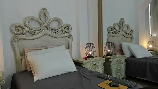 Snapshot of SamanthaFerrer__ chatting on 09-23-25, 07:50 SamanthaFerrer online show from 09-23-25, 07:50