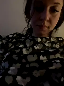 Snapshot of vienncica chatting on 12-05-24, 12:52 vienncica online show from 12-05-24, 12:52